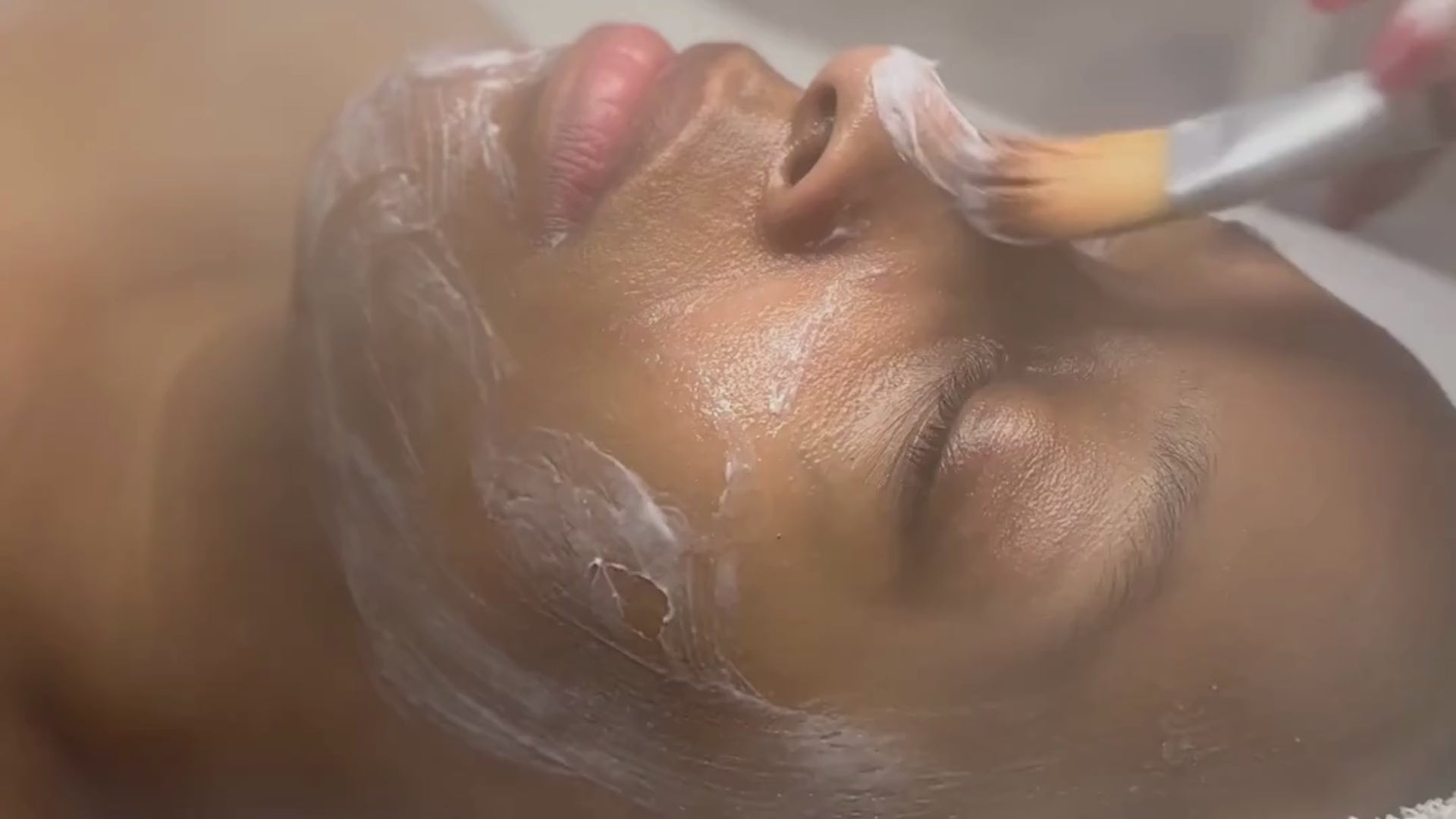Load video: Facials at Botanical Nail and Skin Studio
